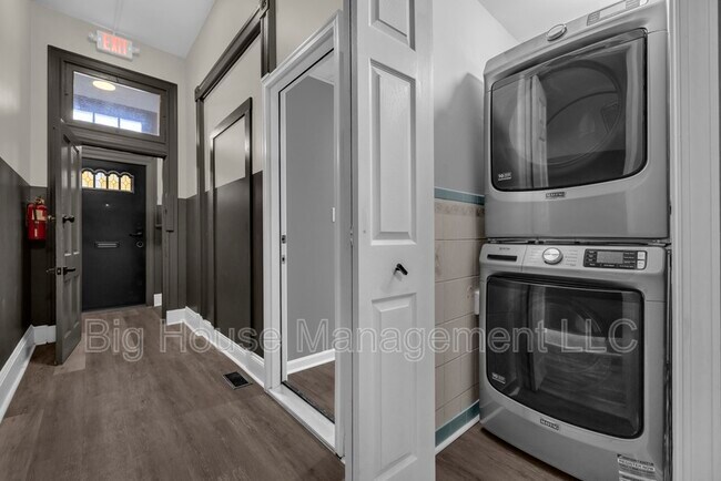 Building Photo - 1725 Hollins St