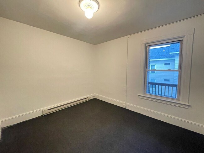 Building Photo - 459 Beech St