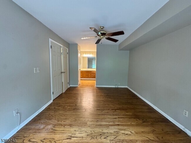 Building Photo - 64 Bentley Ct