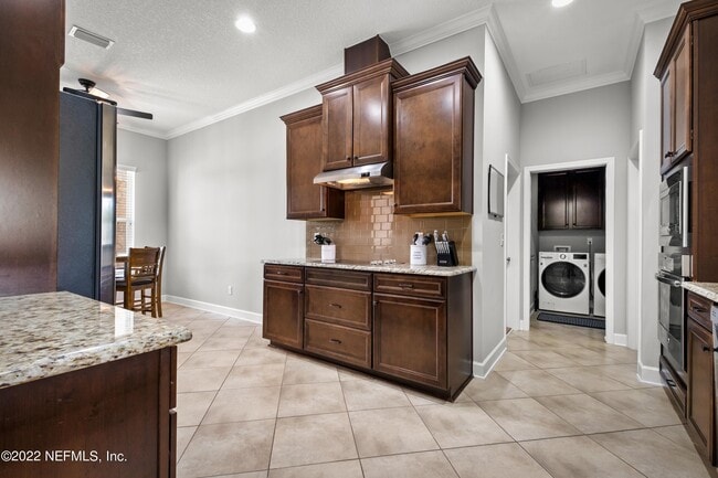 Building Photo - 1042 Southern Hills Dr