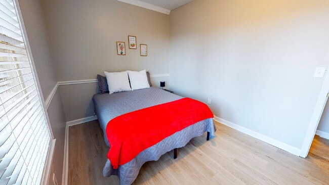 Building Photo - THE UNION GROVE | Gorgeous renovated home in Lithonia featuring large common areas, a spacious ki...