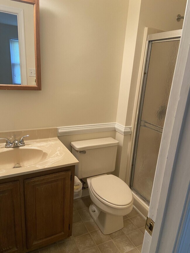 Building Photo - 1020 Colonial Meadows Way