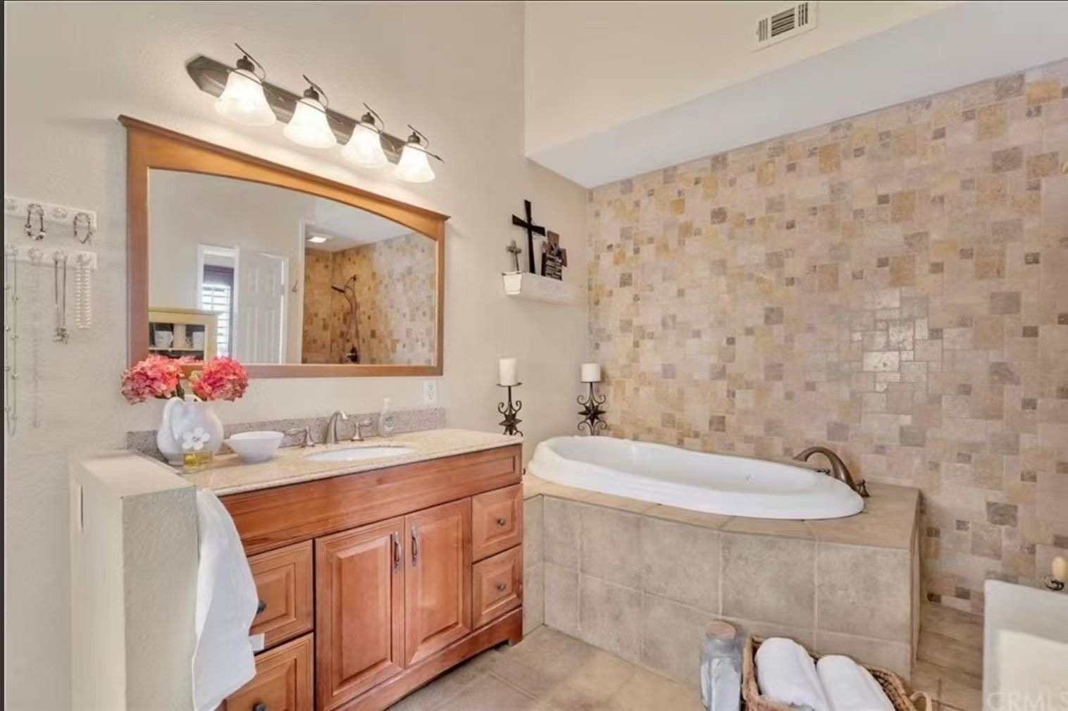 Building Photo - 14732 Bluebell Dr