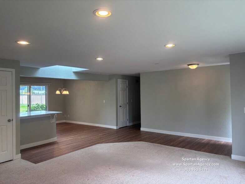 Building Photo - 1529 13th Ave NW