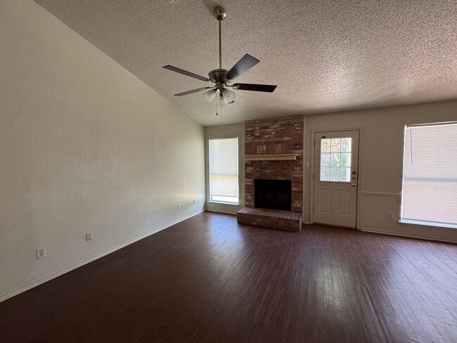 Building Photo - 2505 Windmill Dr