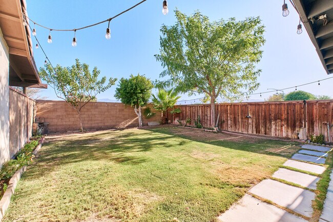 Building Photo - 85815 Avenida Raylynn