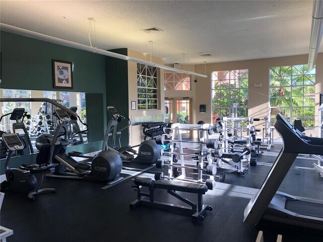 Building Photo - 5572 Metrowest Blvd