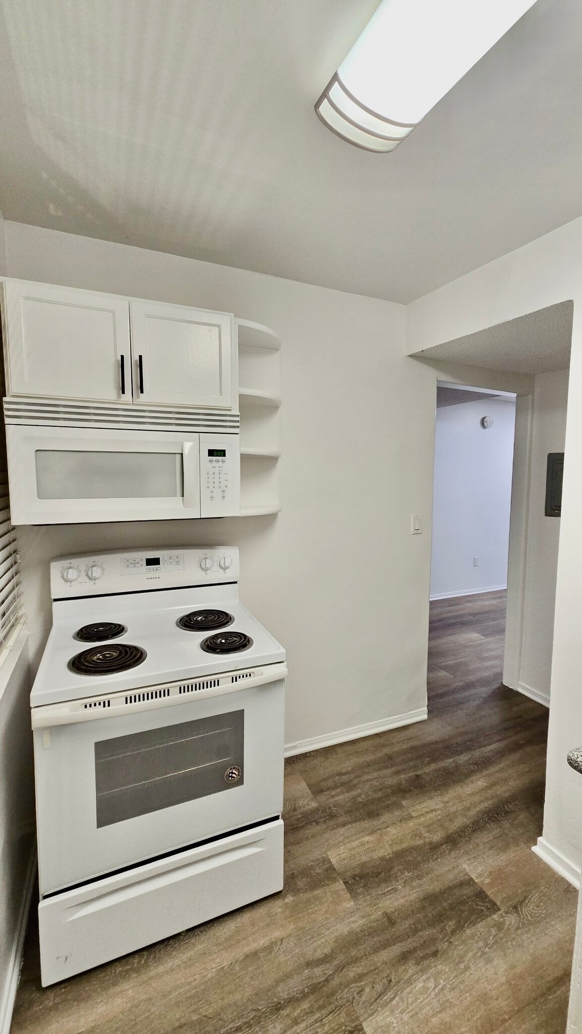 Building Photo - 20951 Roscoe Blvd