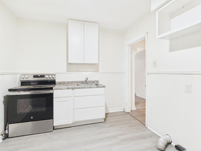 Building Photo - 26 Spring St