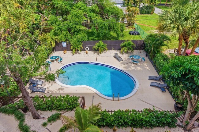 Building Photo - 2520 N Andrews Ave