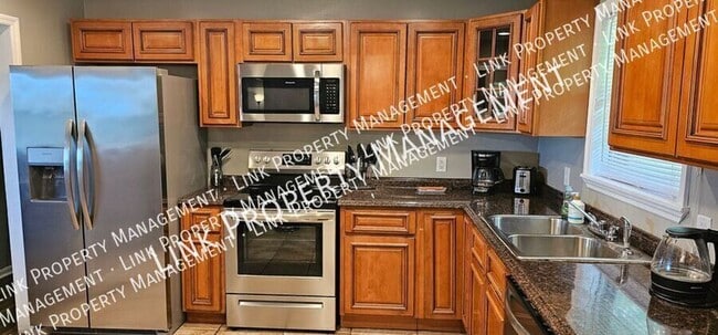 Building Photo - 2433 Meade Cir