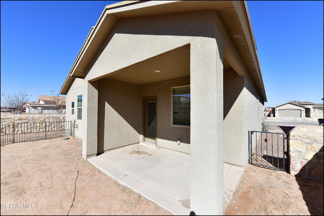 Building Photo - 14960 Boer Trail