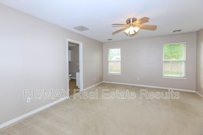 Building Photo - 3606 SE 8th St