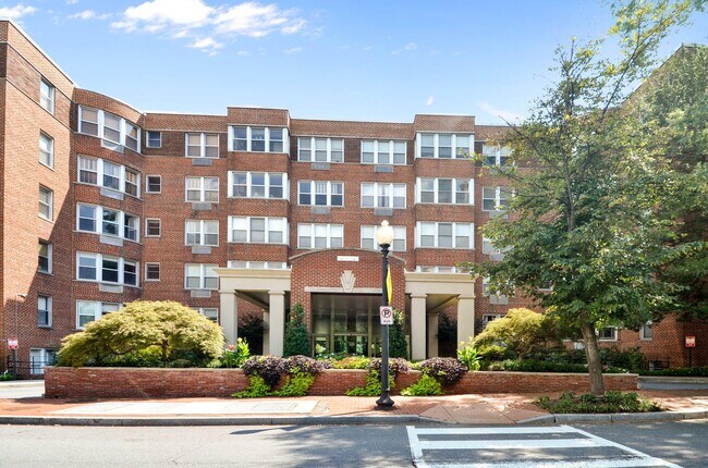 Building Photo - 2500 Q St NW