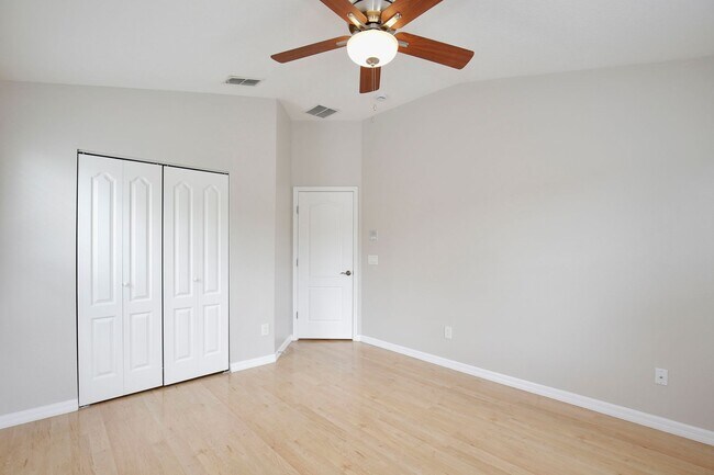 Building Photo - Spacious 2/2 Condo with 1 Car Garage in East Park - Lake Nona!
