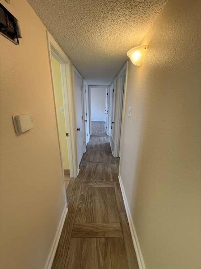 Building Photo - 3 Bedroom 2 Bath 1 Car Garage 1200 Square ...