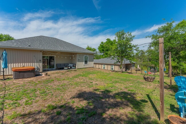 Building Photo - 150 Hibiscus Ave