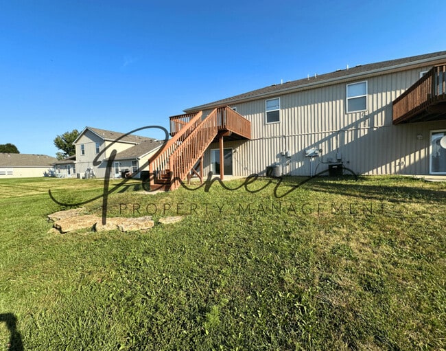 Building Photo - 1017 NW Willow Dr