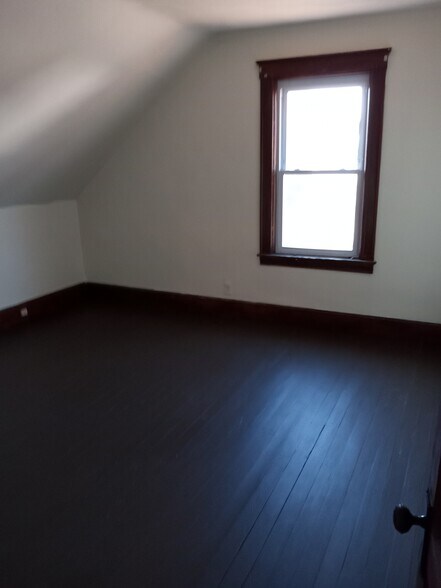Bedroom 5 - 550 S Main St