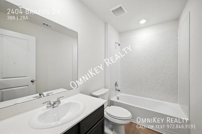 Building Photo - 2404 Brazos Dr