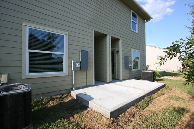 Building Photo - 140 Capetown Cir