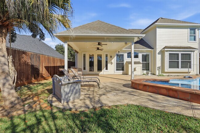 Building Photo - 10358 Grandbrook Dr