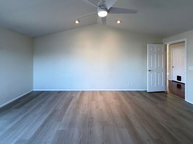 Building Photo - 1378 T St