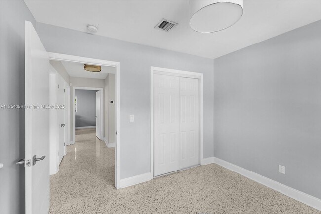 Building Photo - 340 NE 129th St