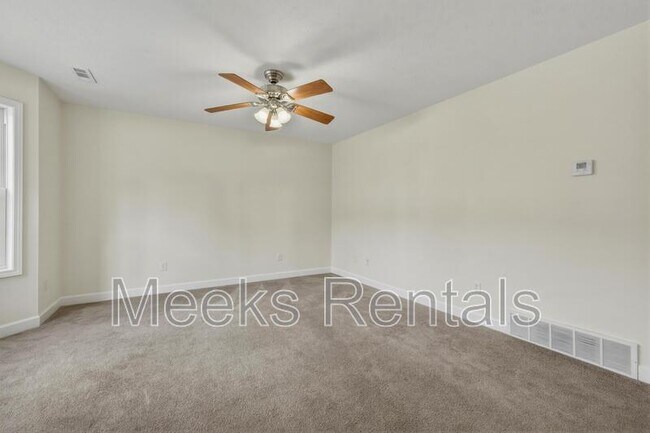 Building Photo - 40 Ariel Dr