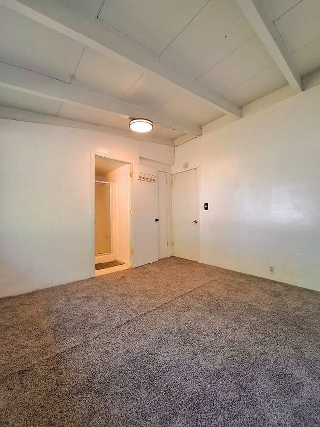 Building Photo - Refurbished 3bd Single Story House With Carport & Large Yards