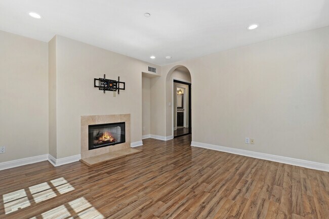 Building Photo - 148 W Marquita