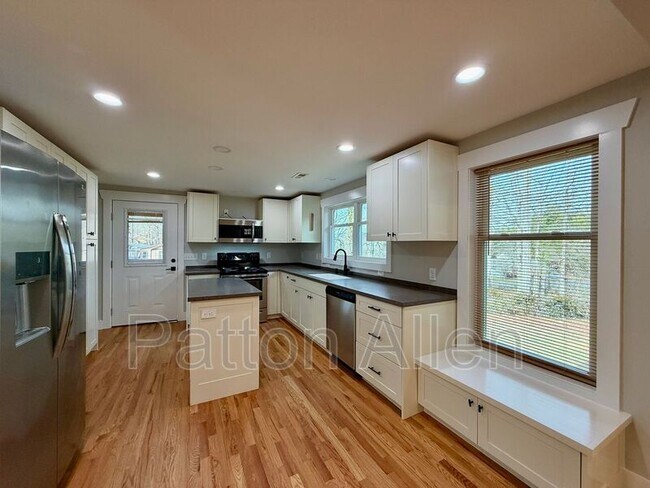 Building Photo - 295 School Rd E