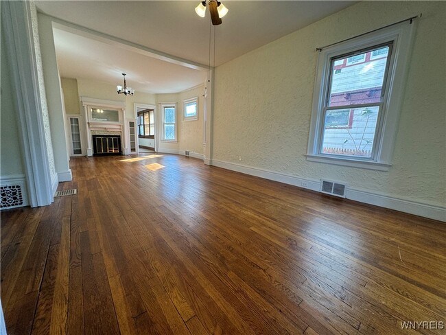 Building Photo - 401 Parkside Ave