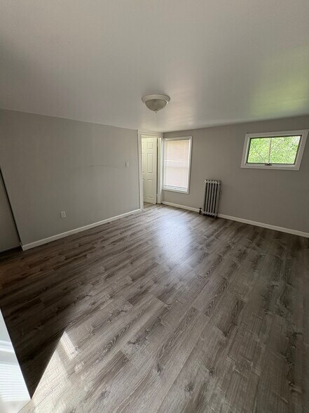 Bedroom 1 - 28 Murray St