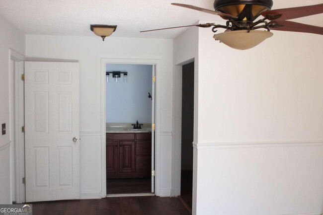 Building Photo - 276 Greentree Pkwy