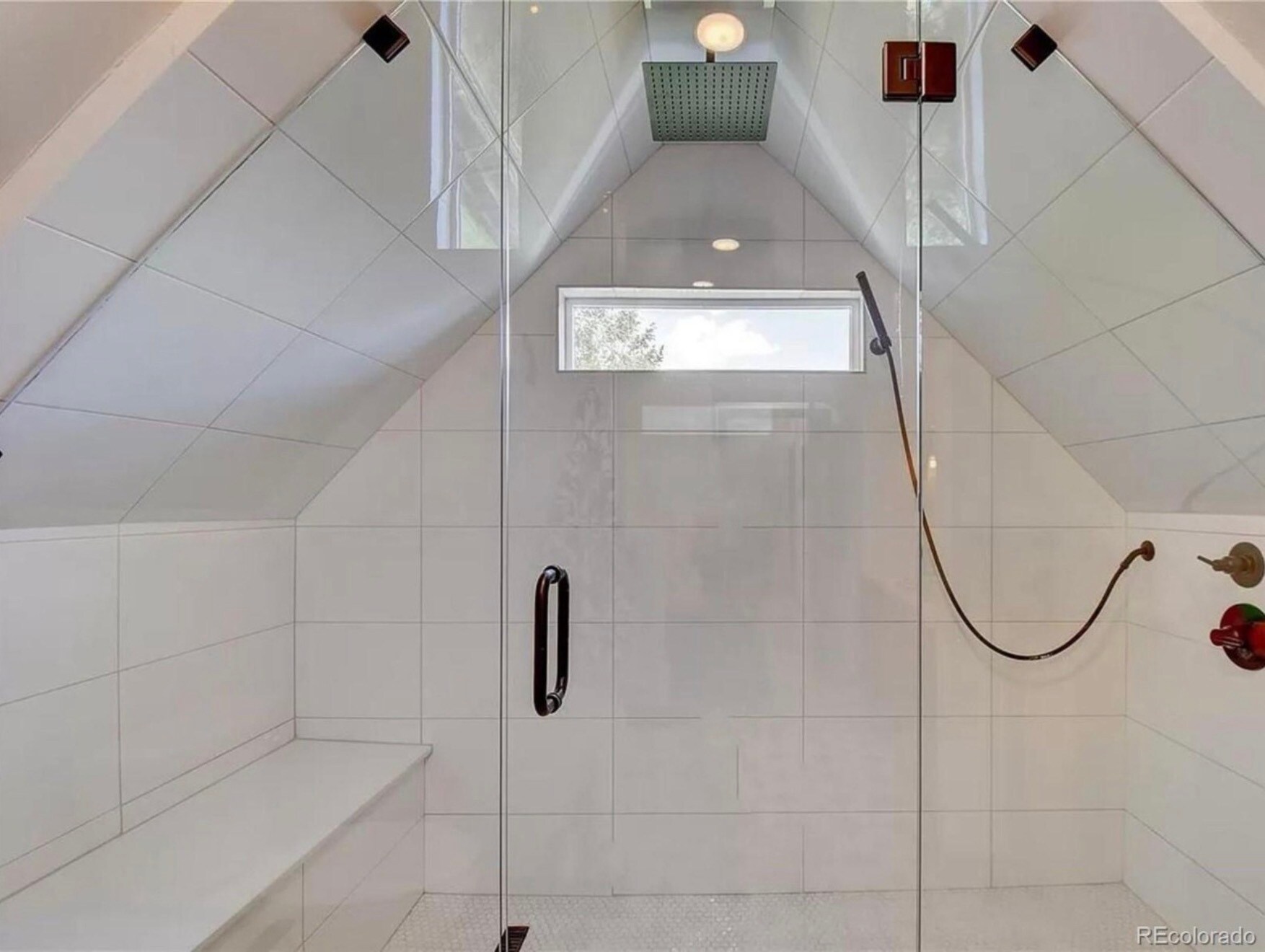 Building Photo - 2126 Grove St