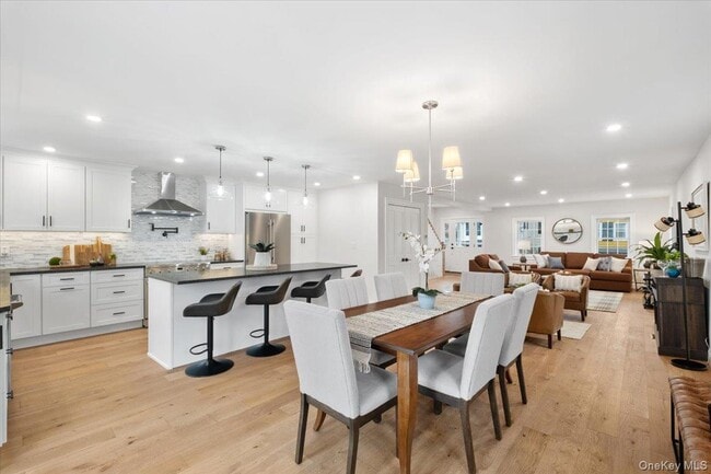 Building Photo - 32 Ackerman St