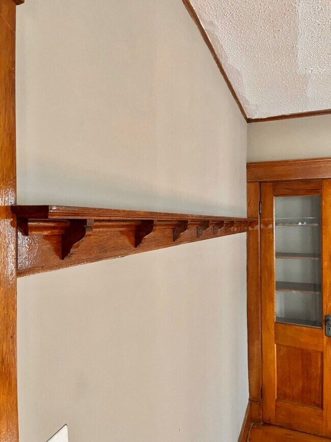 Building Photo - 49-49 Pendleton St