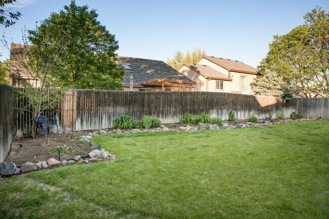Building Photo - Spacious and Serene Home with Ideal Location near Parks, Trails, and Schools!