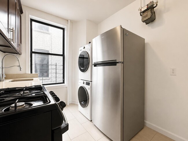 Building Photo - 529 W 151st St
