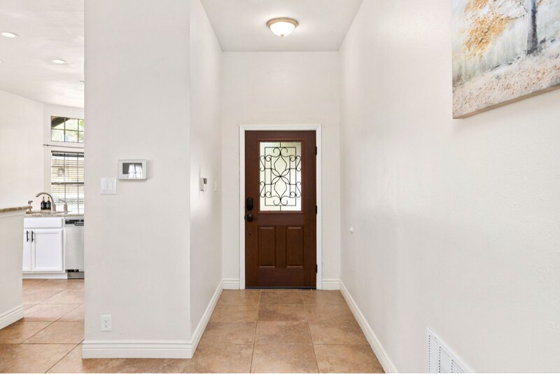 Building Photo - 9835 Logans Ridge Dr