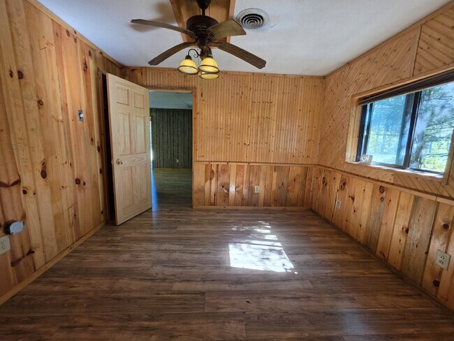 Building Photo - 24.2 Acres – Industrial Warehouse, Residential Or Office Space, Pole Shed & Recreational Land