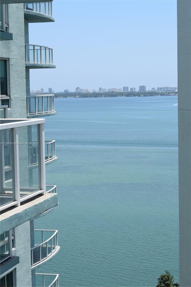Building Photo - 1900 N Bayshore Dr