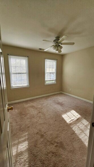 Building Photo - 7 Woodsage Ln