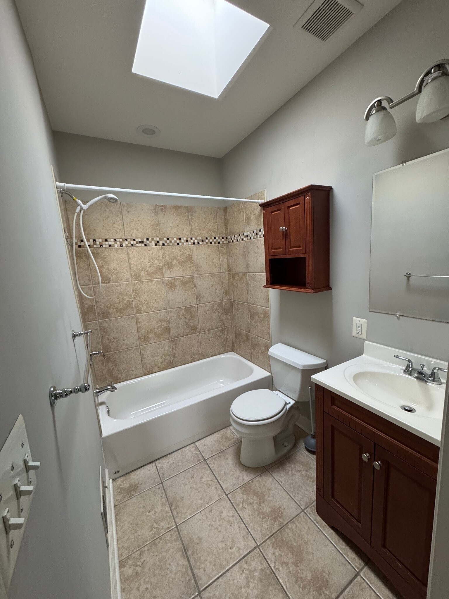 Building Photo - 11 N Streeper St