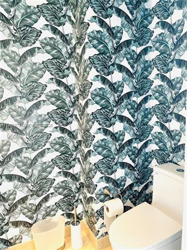 Building Photo - 151 SE 15th Rd