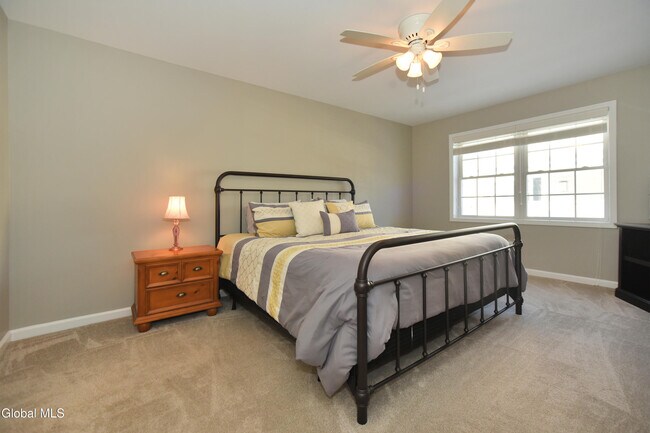 Building Photo - 328 Ballston Ave