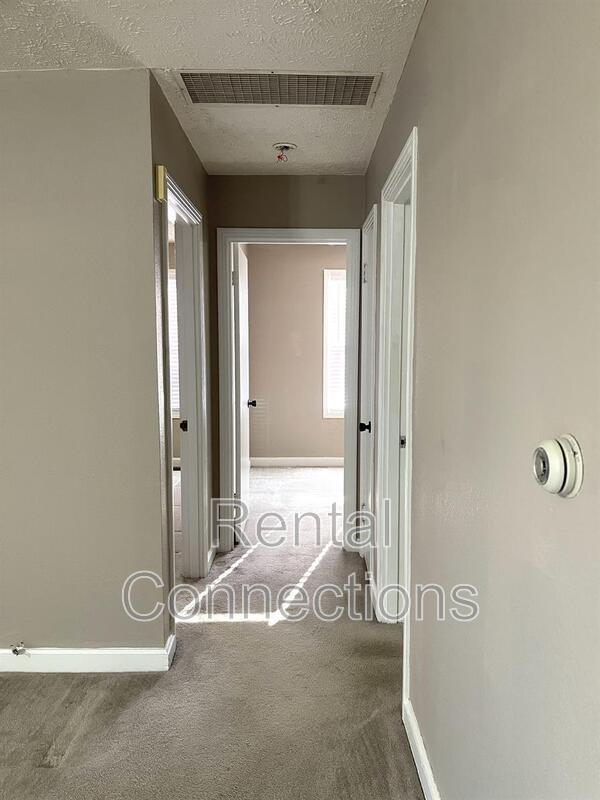 Building Photo - 604 S Carbon St