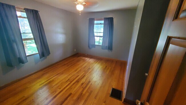 Building Photo - 5269 Sidney Rd