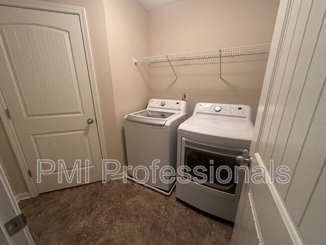 Building Photo - 2413 Salem Glen Xing